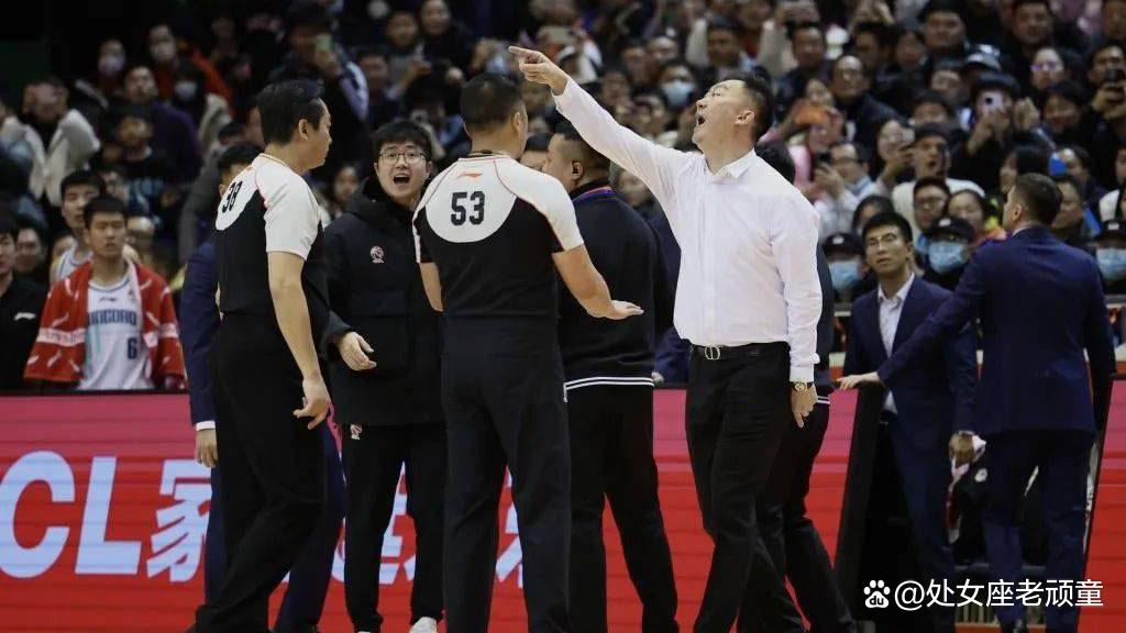 CBA裁判争议:职业化还需多久? CBA裁判争议:职业化还需多久?