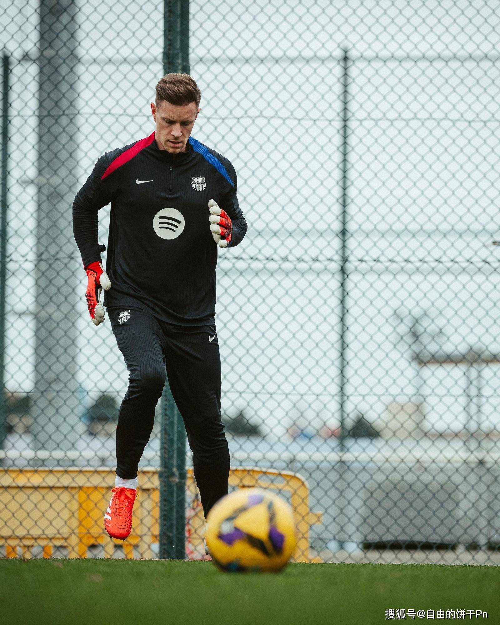 九游体育网页版-关于门将的现代角色：从扑救到组织进攻的信息