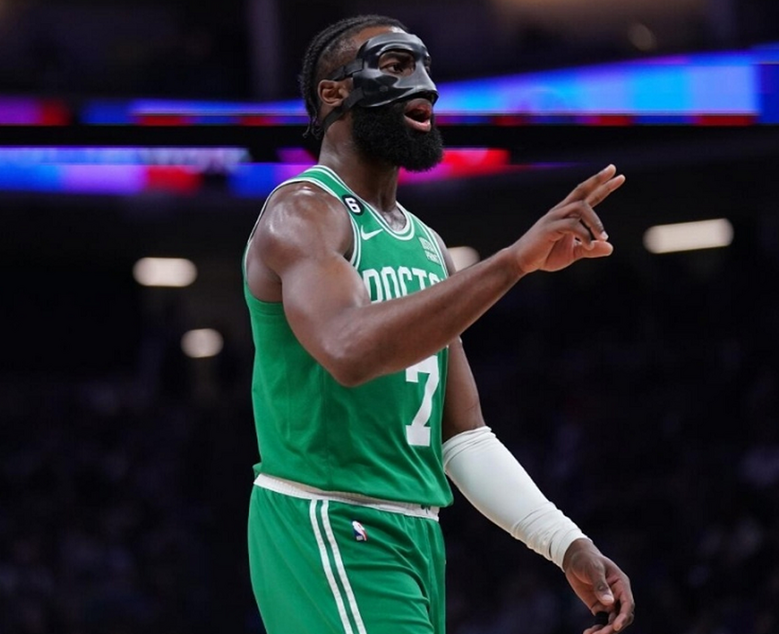 九游体育app官网-关于欧文斋月期间送球迷食物，善举获赞的信息