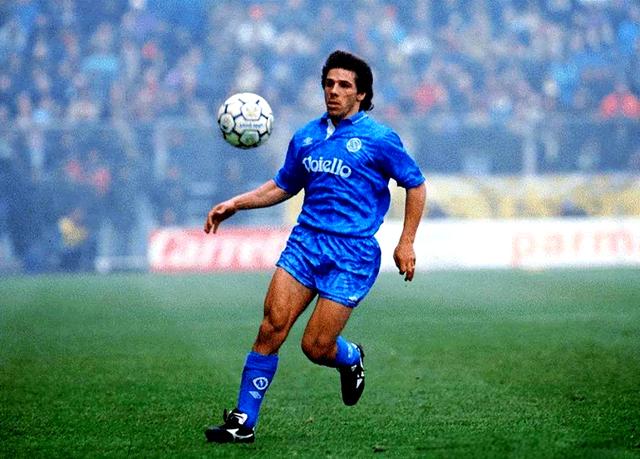 九游体育下载-关于最矮vs最高球员：身高在足球中的作用的信息