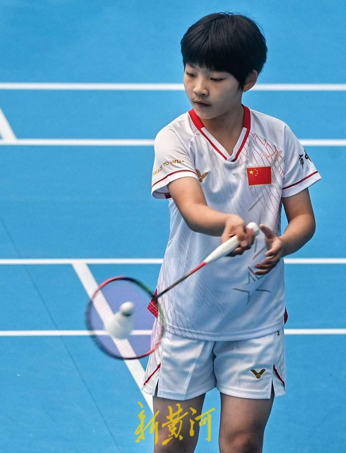 九游体育入口-包含“校园羽毛球赛：年轻选手展现精湛技艺！”的词条