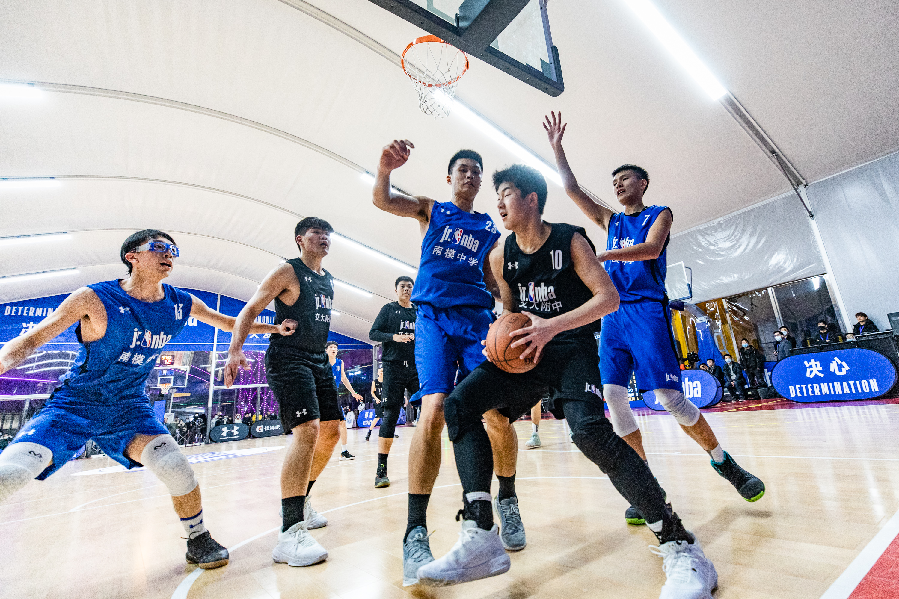 关于清华附中：全国高中篮球的霸主之路的信息